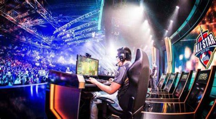 Professional Esports Streamers